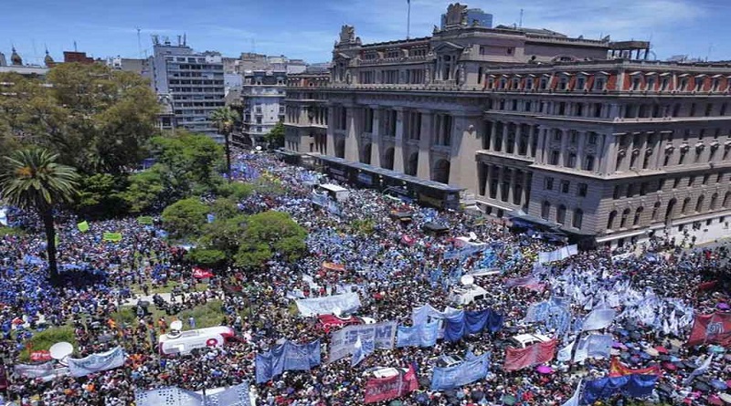 Justicia argentina suspende reformas laborales impulsadas por Milei