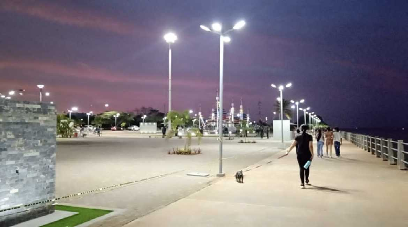 Trabajadores de Corpoelec instalan luminarias y lámparas en Zulia