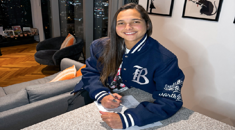 Deyna Castellanos se va al Bay FC