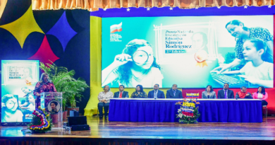 Galardonan a maestros en II edición del Premio Nacional de Investigación Educativa