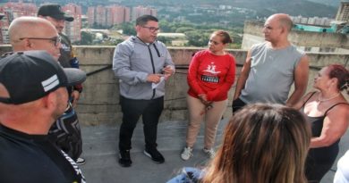 Inspeccionan trabajos de recuperación en edificios de El Valle