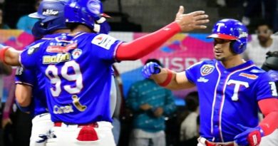 Tiburones se afianza en la cima al derrotar a los Bravos