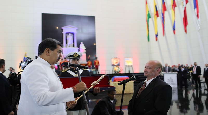 Entregan post mortem Espada de Bolívar y Orden Libertadores al General Sifontes