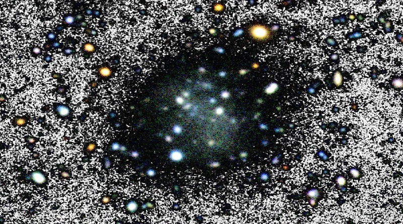 Descubren galaxia que desafía el modelo de materia oscura