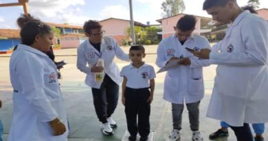 Jornada de vacunación atiende a niños y niñas en Escuela Alirio Goitia Araujo