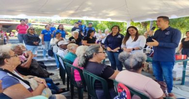 Favorecen a docentes de La guaira con jornada de atención social