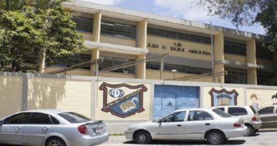Bricomiles recuperan espacios de UEN Luis Eduardo Egui Arocha