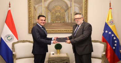 Embajador designado de Venezuela ante Paraguay presenta Copias de Estilo