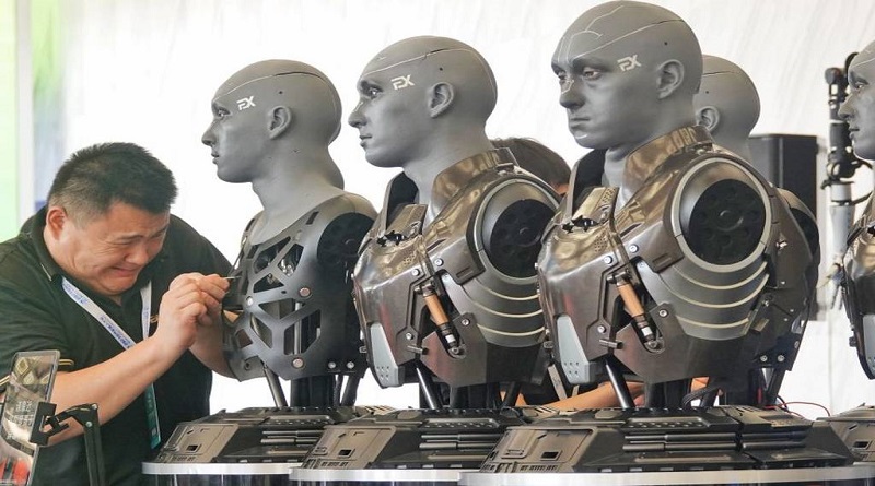 Aceleran producción de robots para atender emergencias en China
