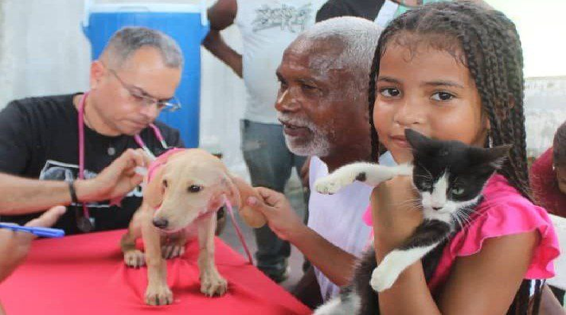 Atienden a mascotas de Miranda con jornada veterinaria