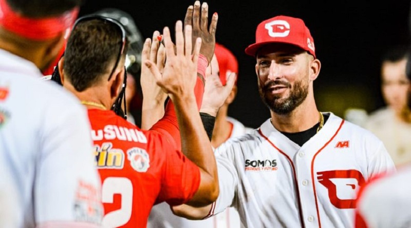 Cardenales conquista su primera victoria del Round Robin
