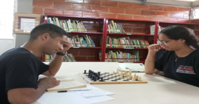 Usuarios disfrutan rehabilitación de la Biblioteca Pública Simón Romero Madriz