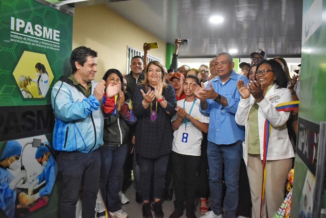 Ministra de Educación inaugura áreas de atención primaria en IPASME de Bolívar