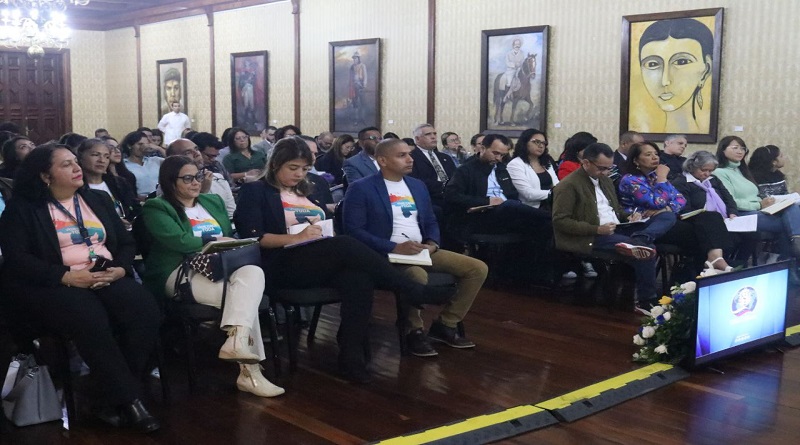 Cancillería junto a movimientos sociales analizan y debaten las 7T