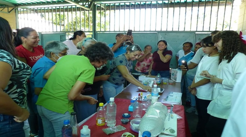 Estudiantes y docentes comparten conocimientos con Caravana de la Química en Aragua