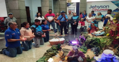Festejan la tradicional paradura del niño en Mérida