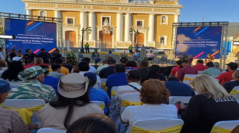 Pueblo caraqueño debate sobre las 7T