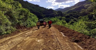 Supervisan obras en vía agrícola de Onova en Miranda