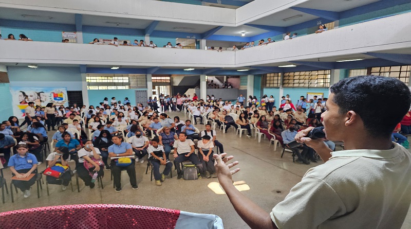 Inicia debate de las 7T con estudiantes carabobeños