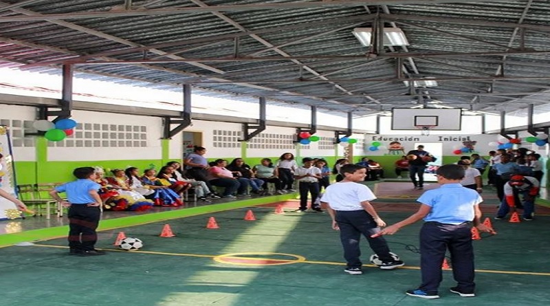 Entregan rehabilitada escuela en la parroquia Antímano