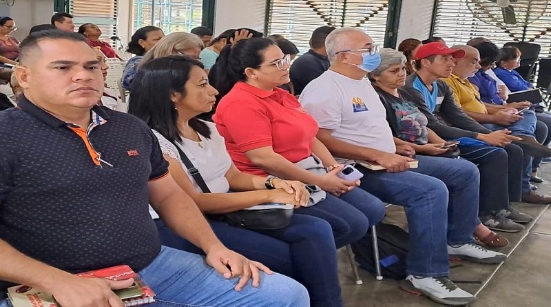 Realizan primer congreso del Movimiento de Maestros Urdanetistas