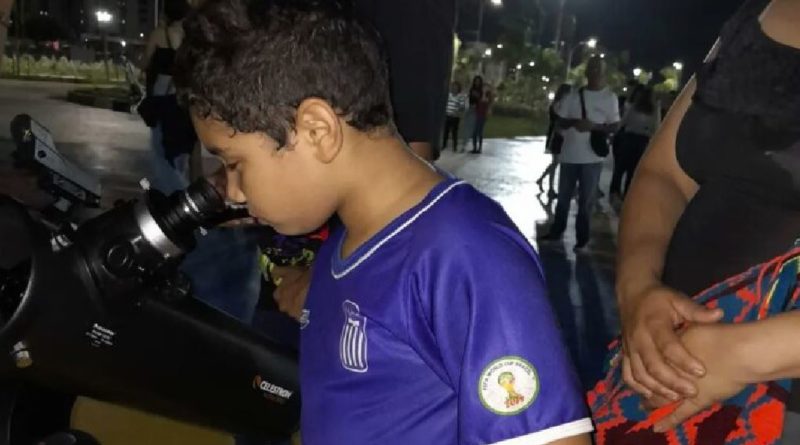 Familias aprenden con la "Ruta Astronómica" en Maracaibo