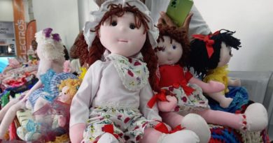 Movimiento Rochelero impulsa el uso de muñecas de trapo en La Guaira