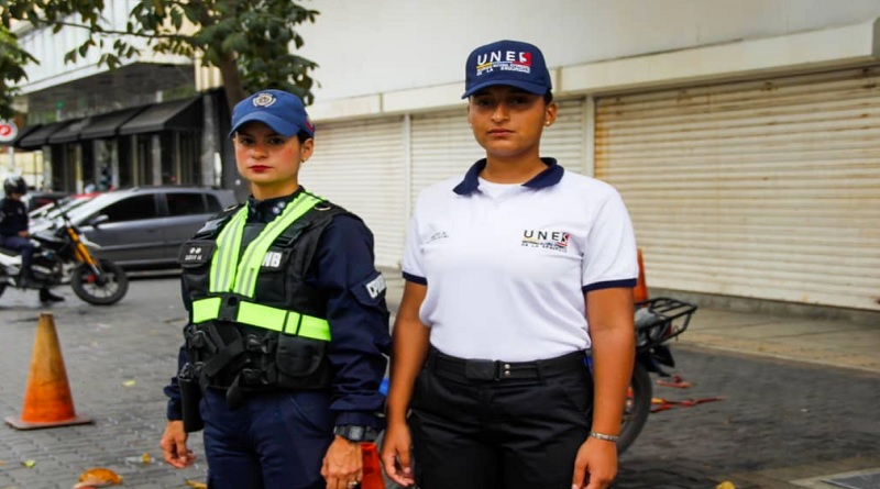 Estudiantes de la UNES desplegados en dispositivo de Carnavales 2024
