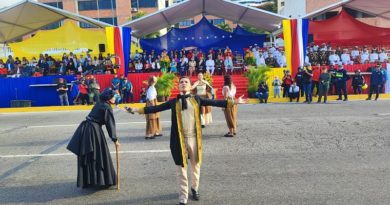 Presidente Maduro enaltece el carácter rebelde y luchador del pueblo de La Guaira