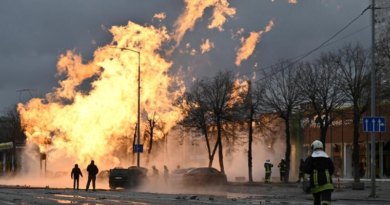 400 personas fueron desalojadas tras incendio en Rusia