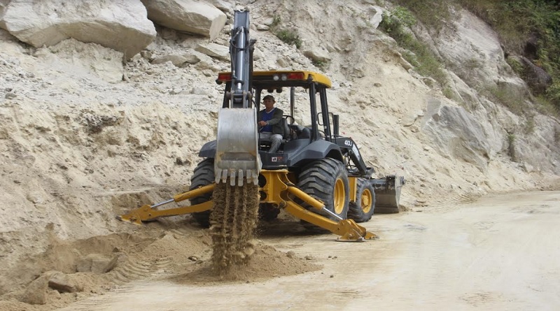 Avanzan trabajos de mantenimiento en el Km 11 de la carretera de Choroní