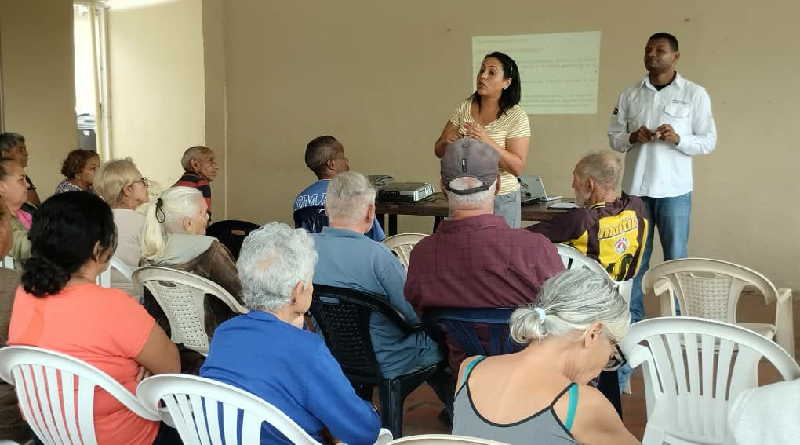 Abuelos de Los Teques debaten sobre las 7T