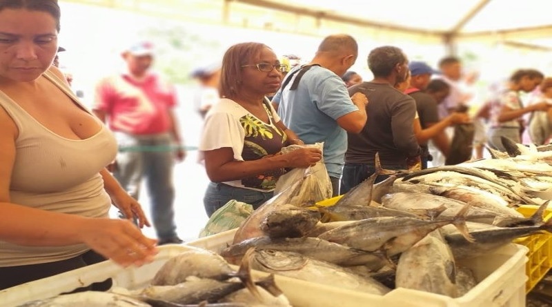 Habitantes del municipio Simón Bolívar son favorecidos con una Feria del Pescado