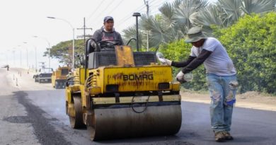 Colocan 165 toneladas de asfalto en sector La Julia del municipio Mariño