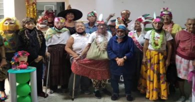 Adultos mayores en Miranda celebran inicio de carnavales