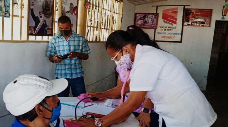 Brindan atención médica integral a adultos mayores de Miranda