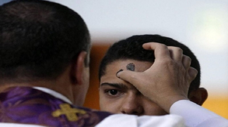 Fieles católicos celebran inicio de la Cuaresma
