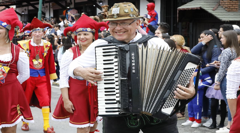 Inician Carnavales 2024 en la Colonia Tovar con tradicional desfile