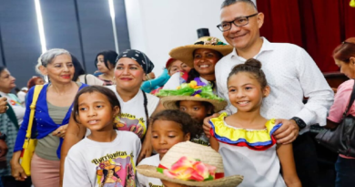 Mujeres del sector cultural debaten desafíos de las 7T