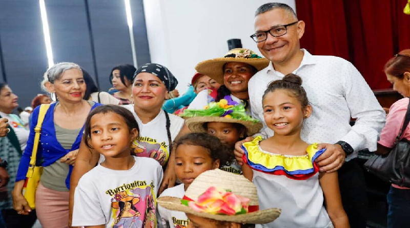 Mujeres del sector cultural debaten desafíos de las 7T