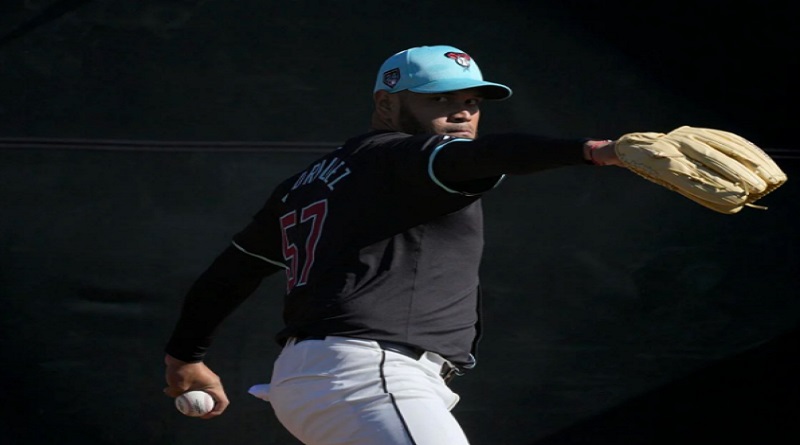 Eduardo Rodríguez se pone a tono con Arizona