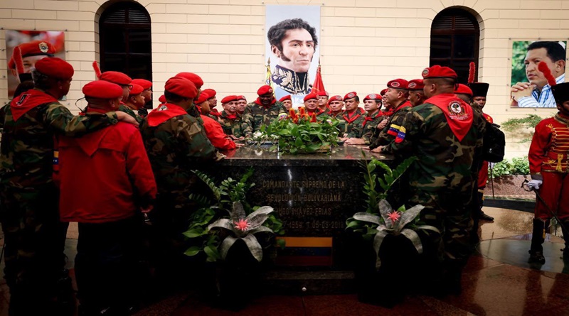 Militares patriotas rinden homenaje al Comandante Chávez en Cuartel 4F