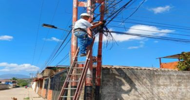 Clase obrera de Cantv restituye telecomunicaciones a familias de Guárico