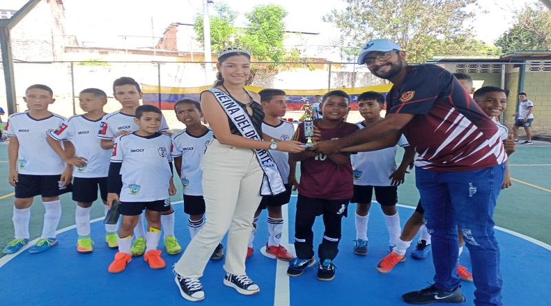 Desarrollan con éxito torneo interligas de fútbol sala en La Victoria