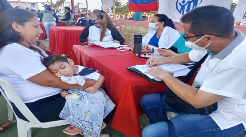 Plan de Amor en Acción atiende a la comunidad de la Unes en el Zulia