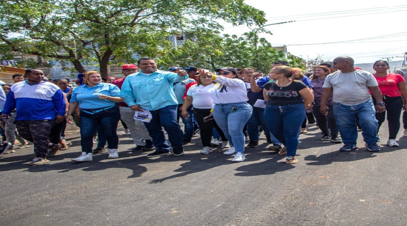 Reacondicionan vialidad en Urbanización Cruz Verde de Coro