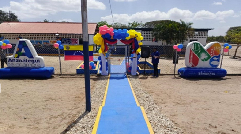 escuela en comunidad indígena El Merey en Anzoátegui