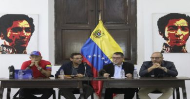 Ciclo de foros ofrecen diputados por 25 años de la Revolución Bolivariana