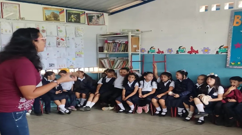 Imparten taller “Descubriendo el Mundo de las Semillas” en Capacho Viejo