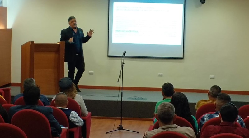 Comisión de Ecosocialismo debate Planificación Pública y Popular en las 7T